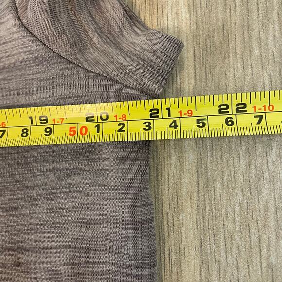 AriatTek Laguna Short Sleeve Base Layer V-Neck Performance Tee XL Gray - Picture 4 of 10